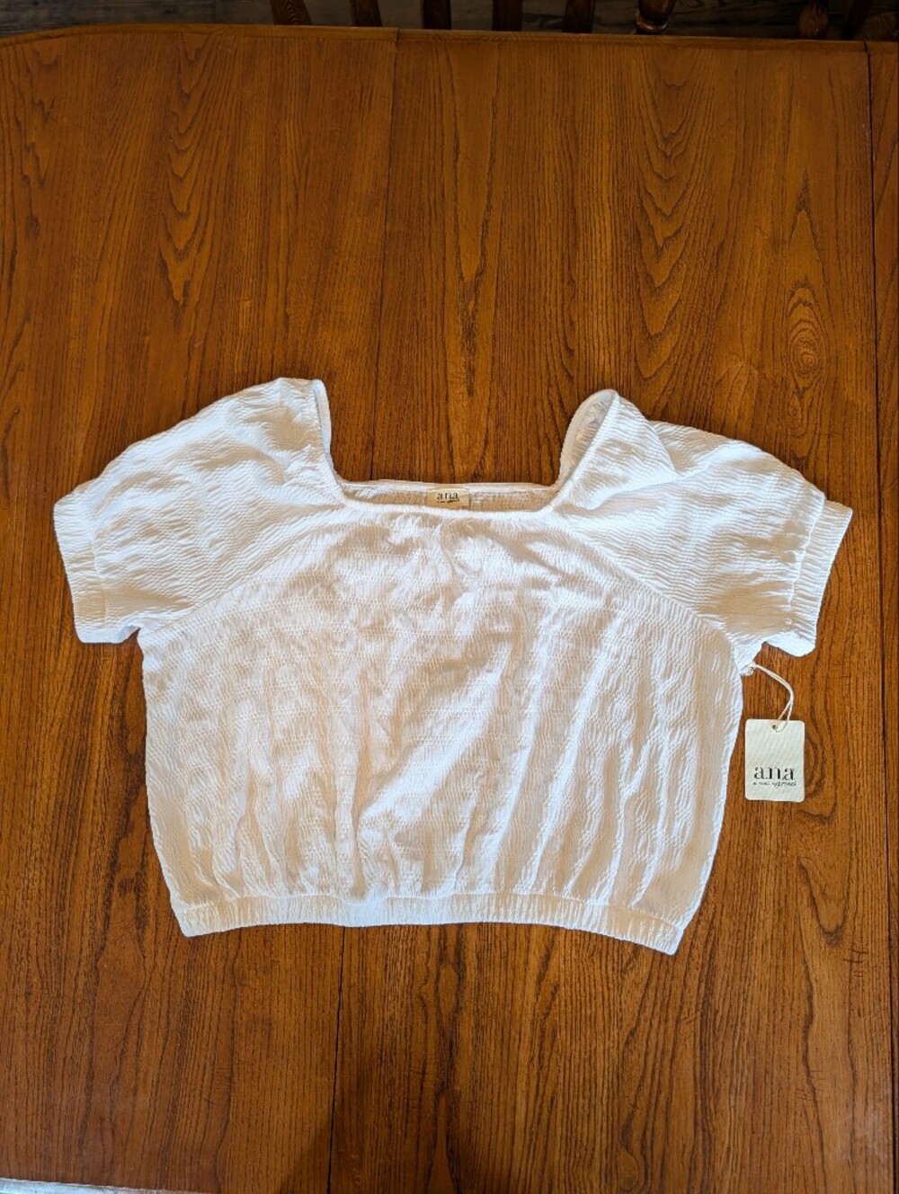 a.n.a White Textured Crinkle Top - Crop Top - Short Sleeve - Size M - NWT
